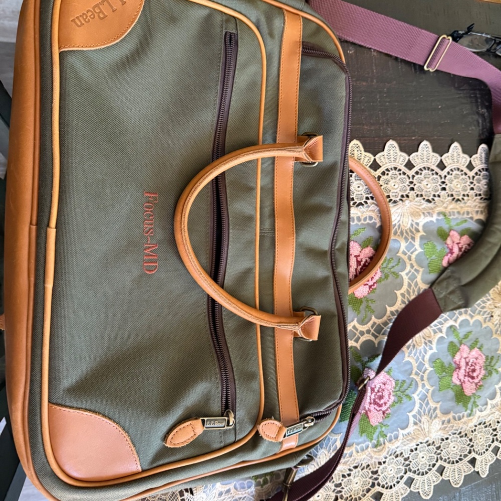 LL Bean leather trim carry on bag - Picture 8 of 9